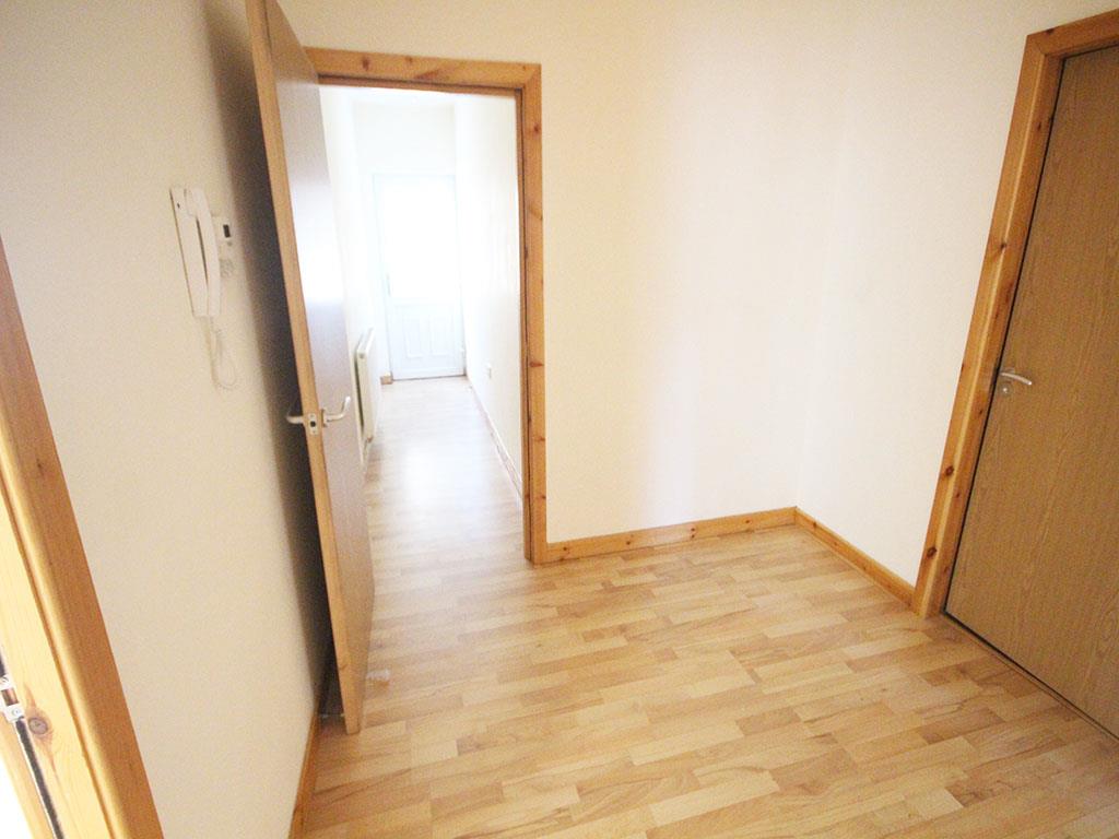 2 bedroom apartment To Let in Colne - IMG_3453.jpg
